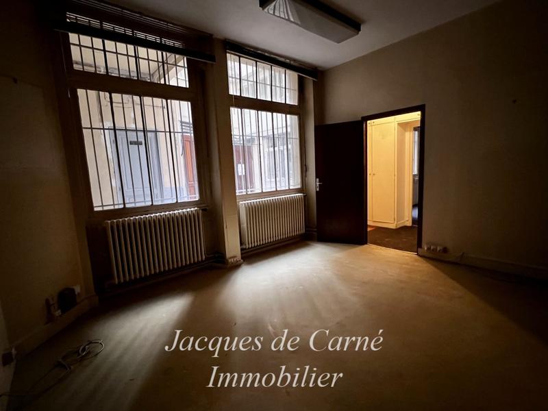 Local commercial - 122 m² - 6 pièces