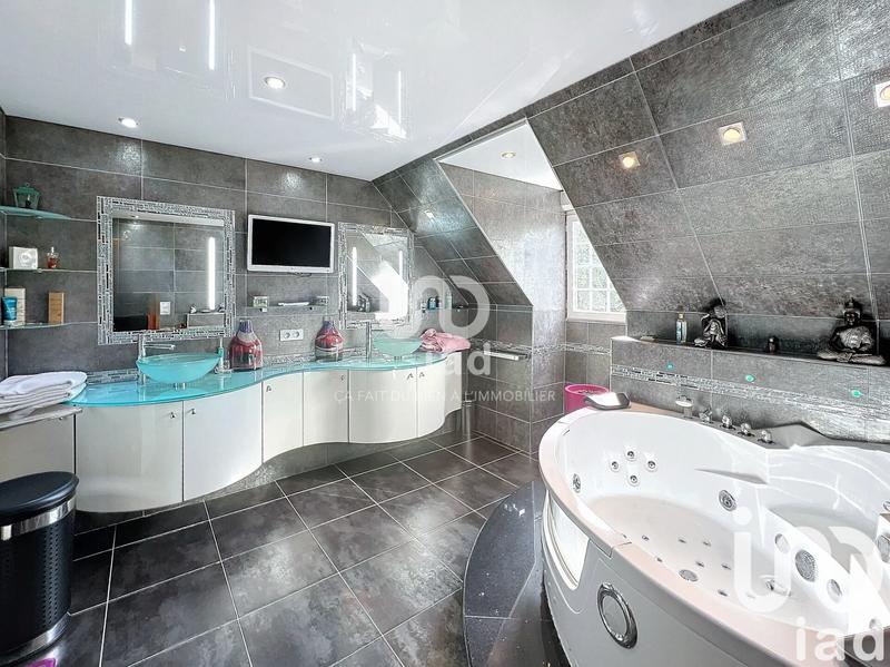 Maison - 145 m² - 6 pièces