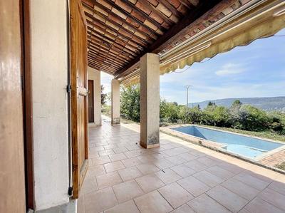 Maison - 93 m² - 4 pièces