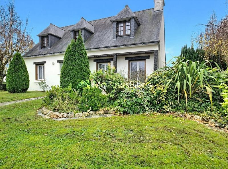 Maison traditionnelle - 112 m² - 6 pièces