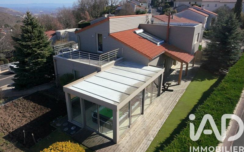 Maison - 215 m² - 7 pièces