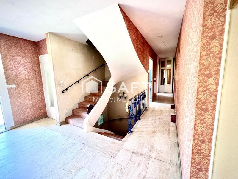 Maison - 200 m² - 8 pièces