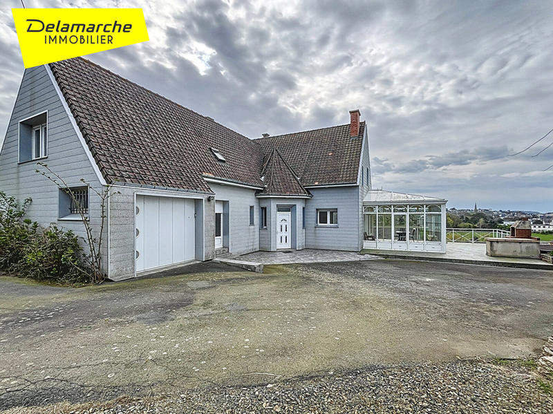 Maison - 256 m² - 10 pièces