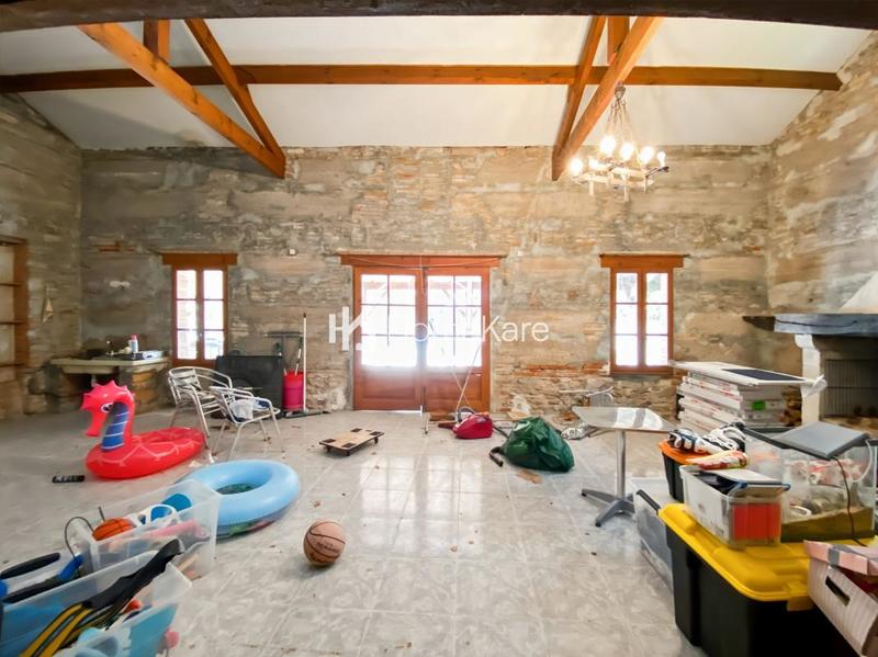 Maison - 240 m² - 7 pièces