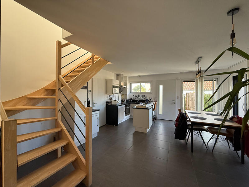 Maison - 80 m² - 4 pièces