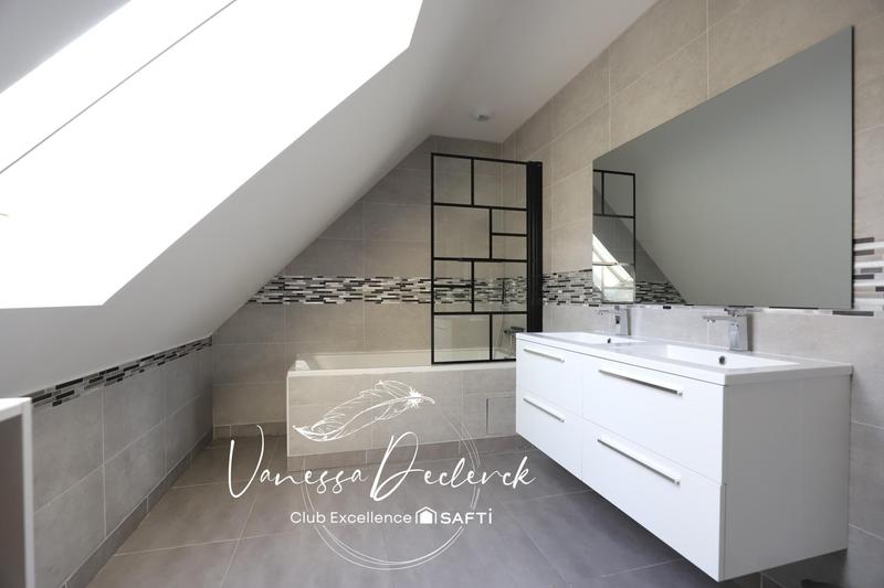 Maison - 137 m² - 6 pièces