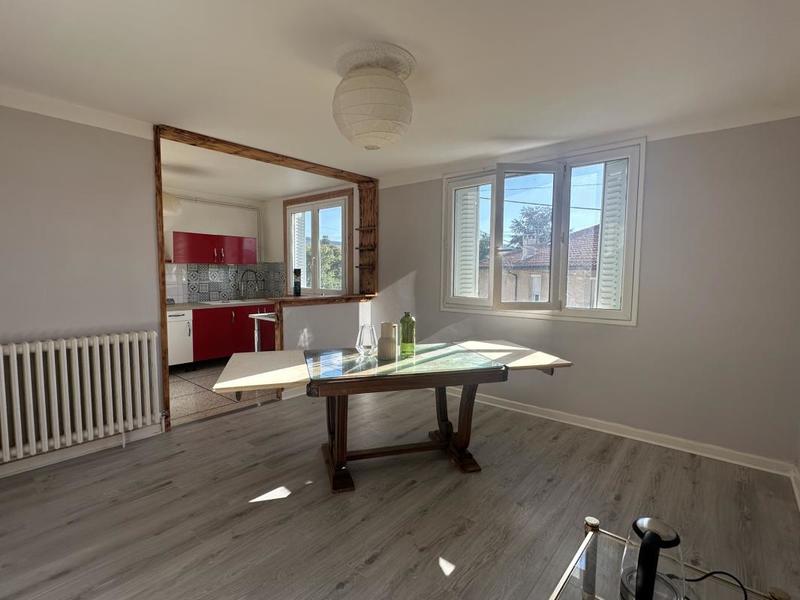 Maison - 184 m² - 9 pièces