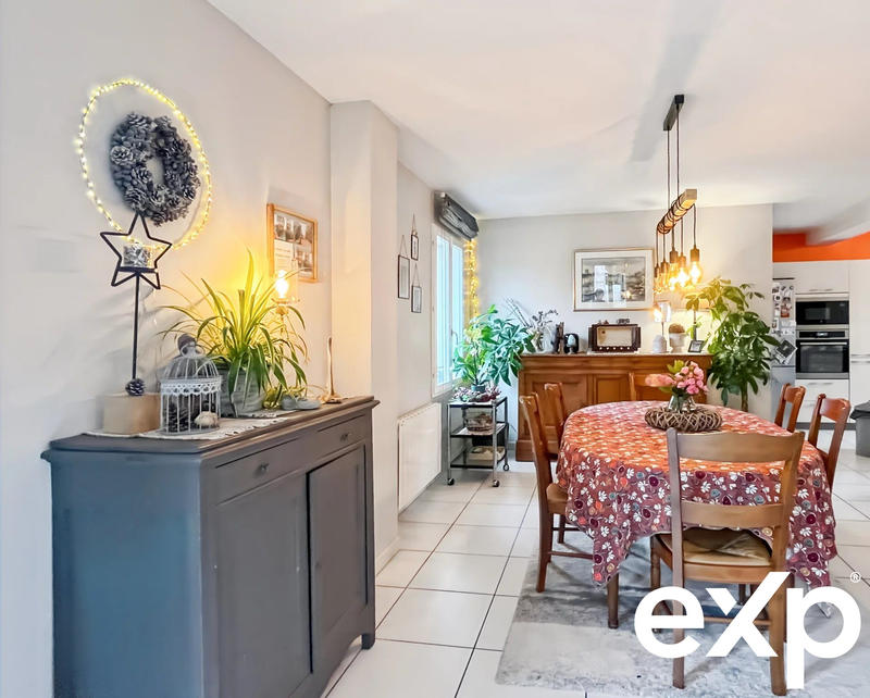 Maison traditionnelle - 147 m² - 7 pièces