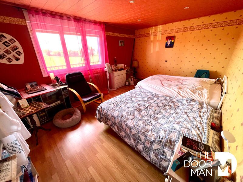 Maison - 202 m² - 8 pièces