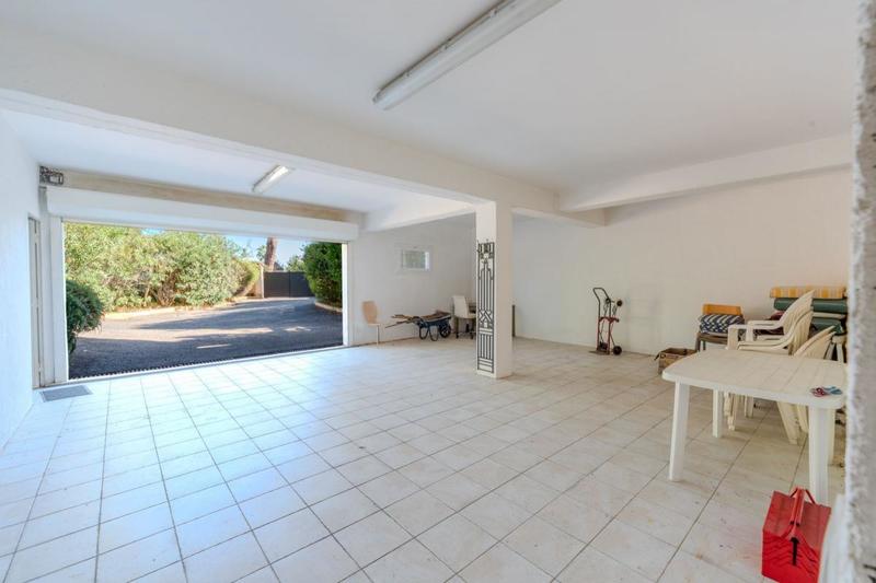Villa - 303 m² - 6 pièces
