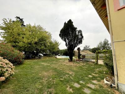 Maison - 380 m² - 16 pièces