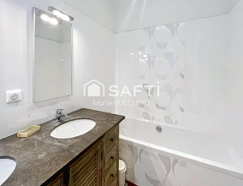 Maison - 371 m² - 9 pièces