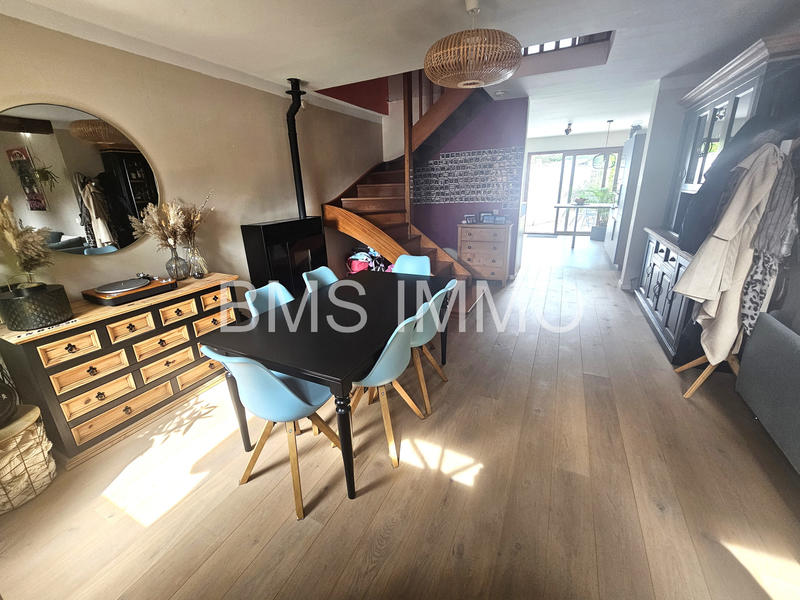 Maison - 96 m² - 5 pièces