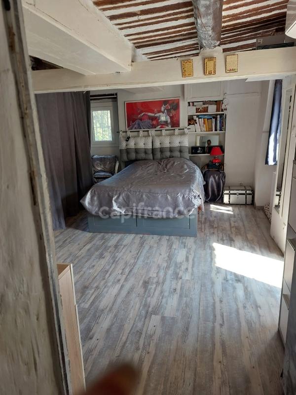 Maison - 240 m² - 6 pièces