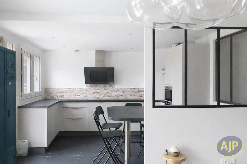 Maison - 110 m² - 6 pièces