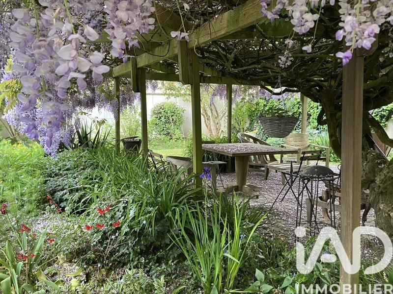 Maison - 224 m² - 9 pièces