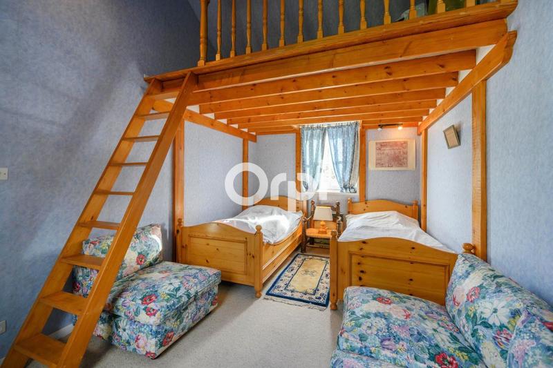 Maison - 232 m² - 9 pièces