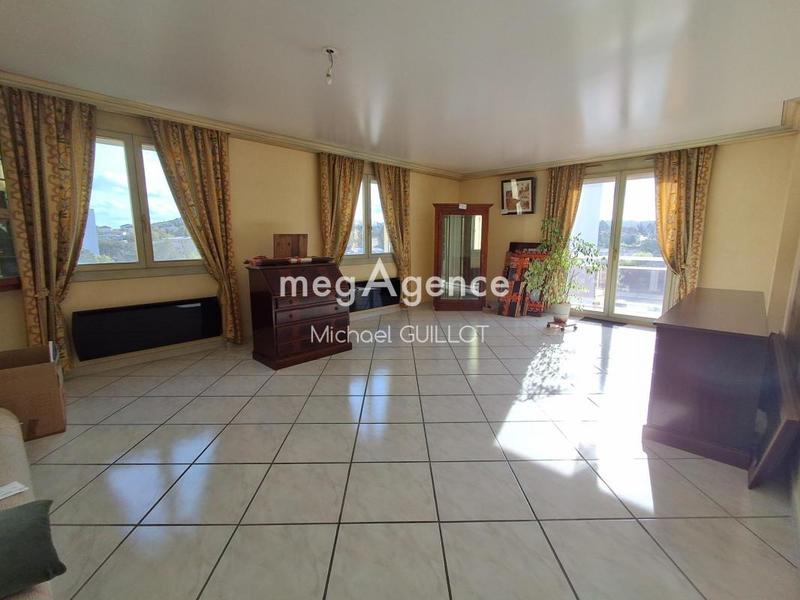 Appartement - 115 m² - 5 pièces