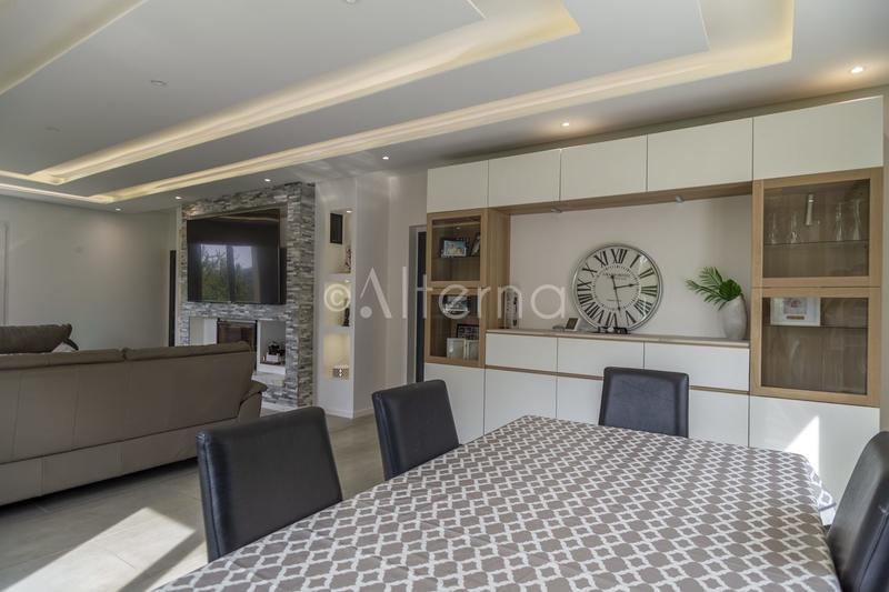 Maison - 262 m² - 11 pièces