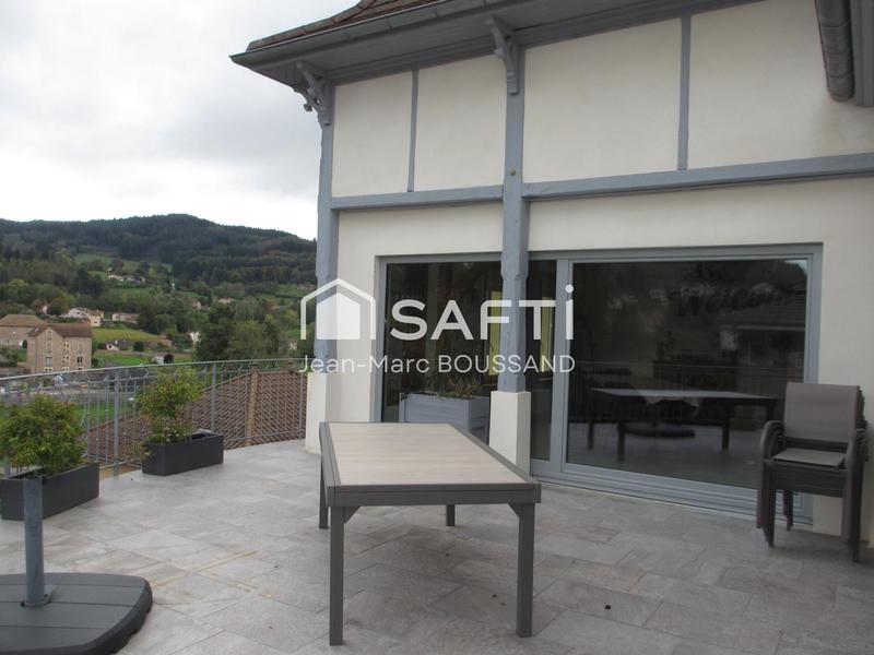 Maison de village - 270 m² - 9 pièces