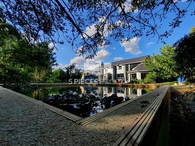 Maison - 250 m² - 10 pièces