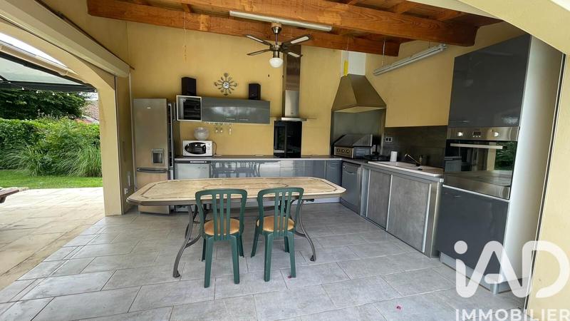 Maison - 161 m² - 9 pièces