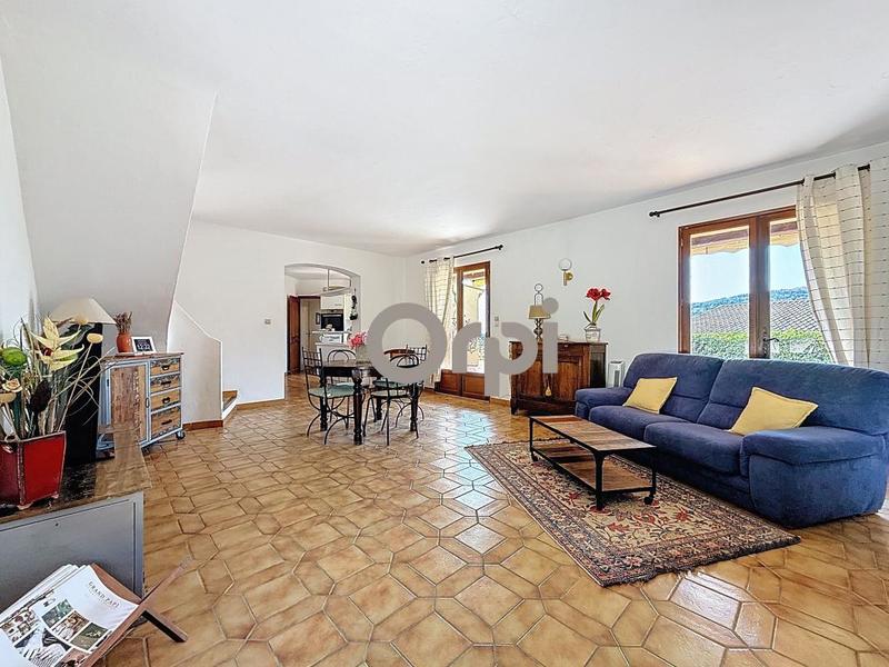 Maison - 98 m² - 5 pièces