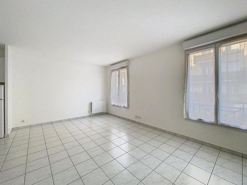 Studio - 30 m² - 1 pièce