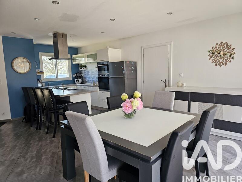 Maison - 141 m² - 8 pièces