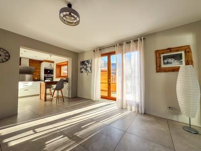 Maison traditionnelle - 180 m² - 5 pièces