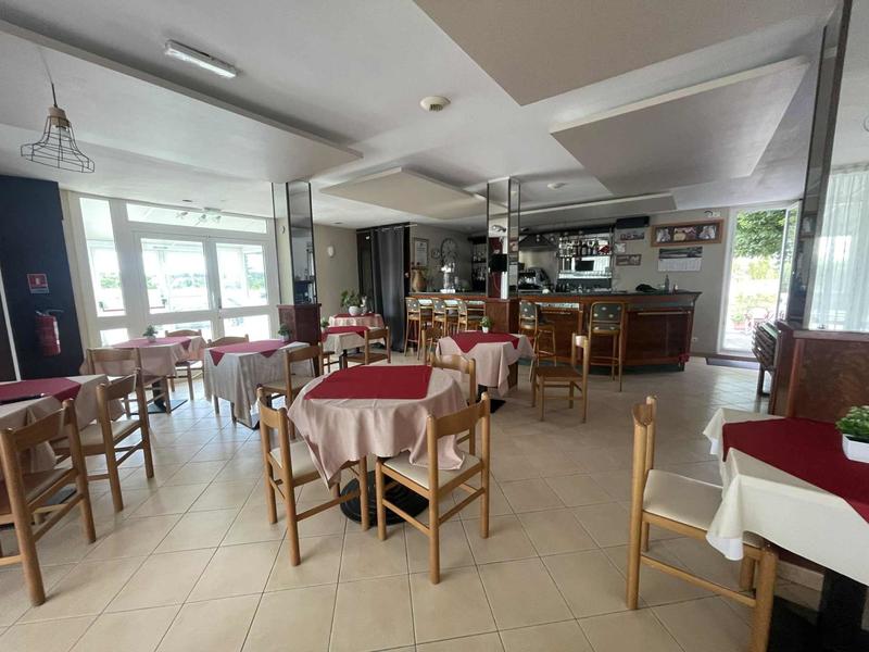 Local commercial - 1 260 m²