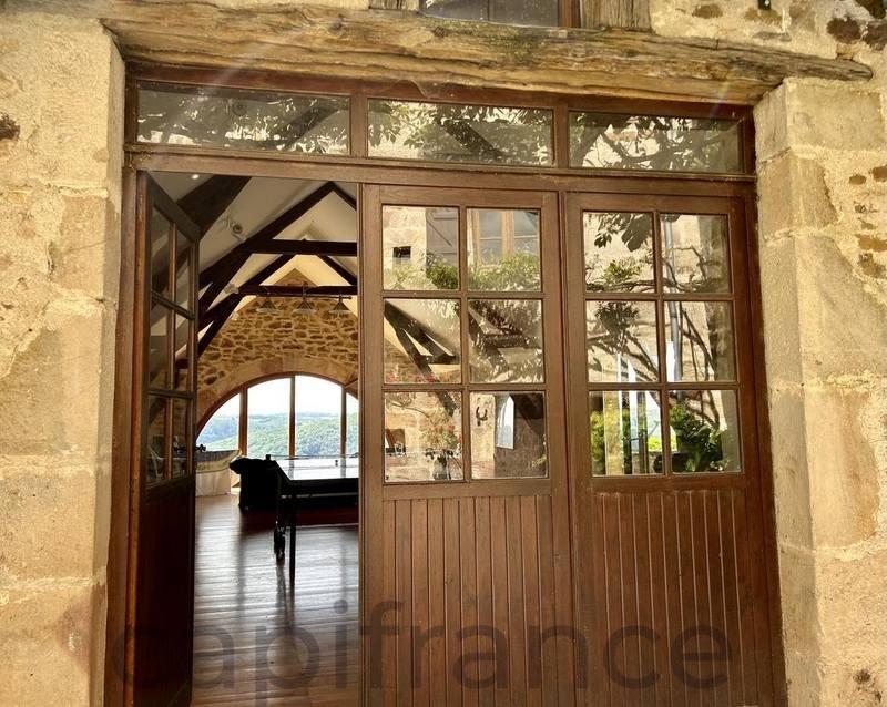 Propriété - 630 m² - 18 pièces