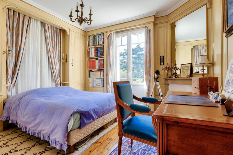 Maison - 192 m² - 9 pièces