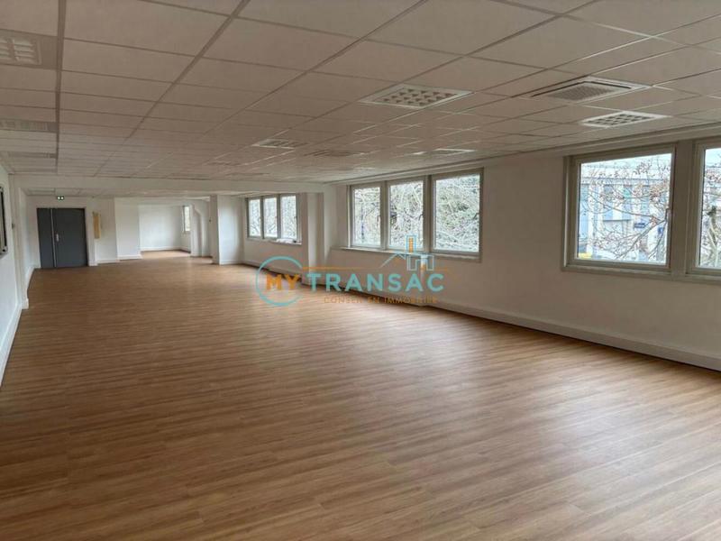 Local d'activités - 358 m²