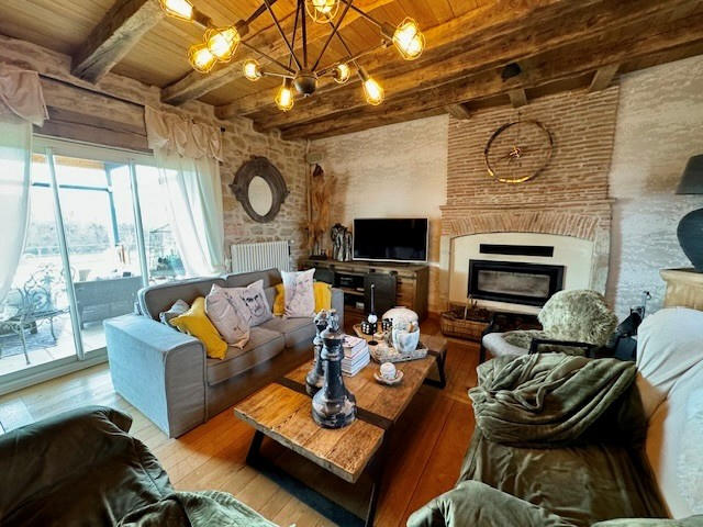 Maison - 900 m² - 16 pièces