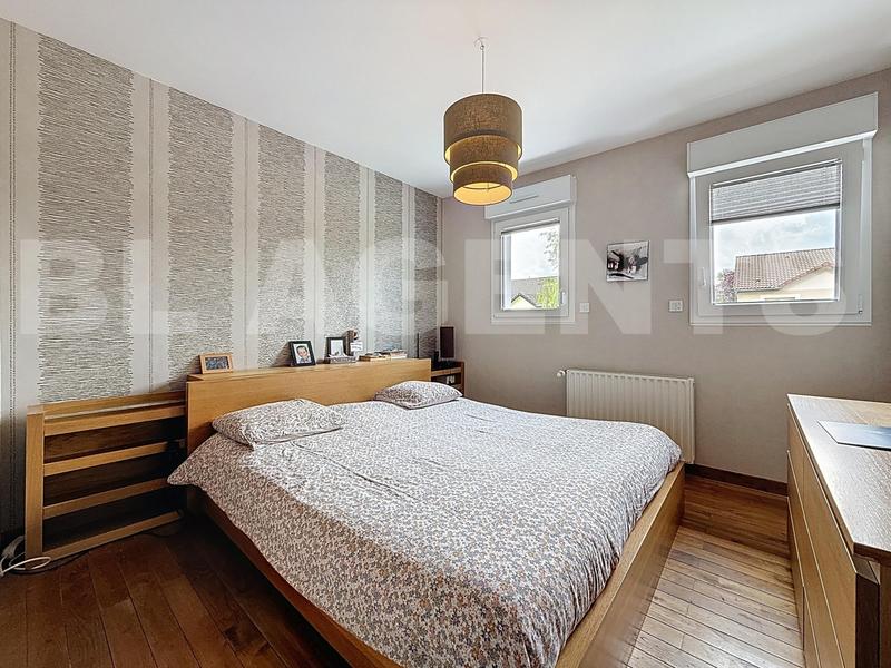 Maison contemporaine - 153 m² - 10 pièces