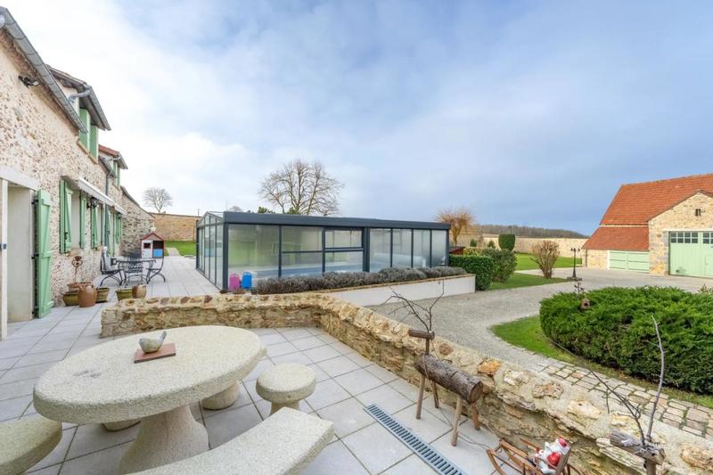 Corps de ferme - 270 m² - 9 pièces