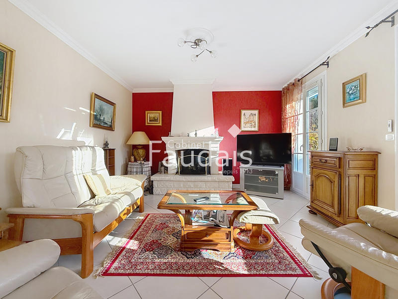 Maison - 180 m² - 8 pièces