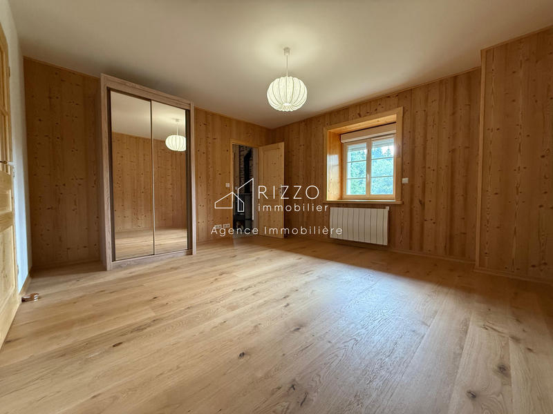 Maison - 196 m² - 8 pièces