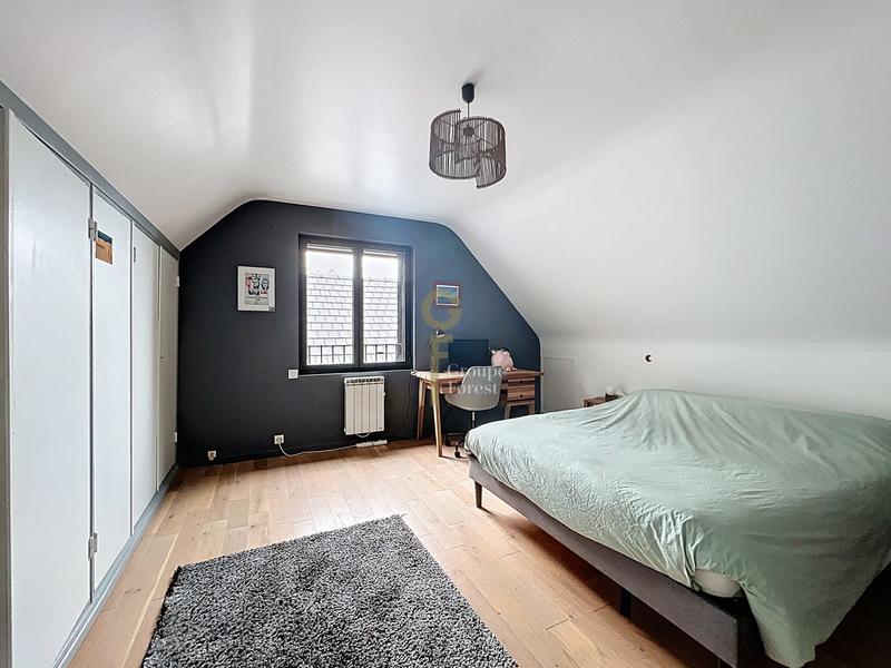 Maison - 245 m² - 9 pièces