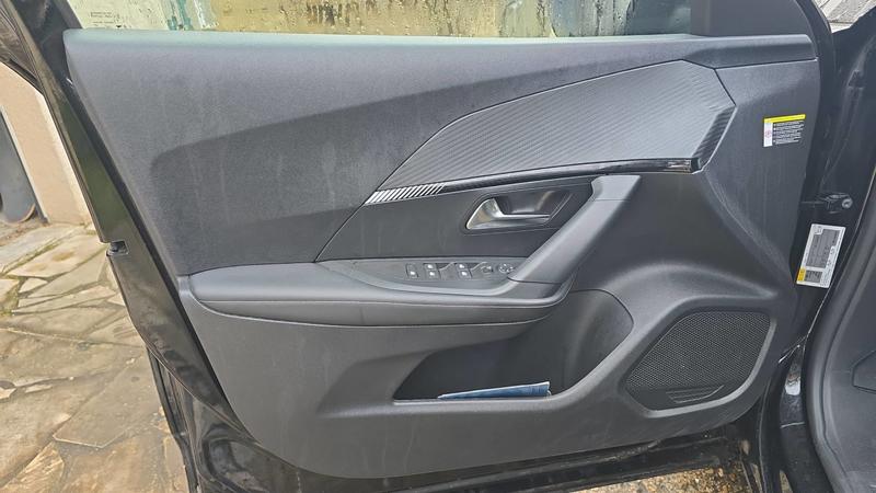 Peugeot 2008 II 1.2 Puretech 100 Allure