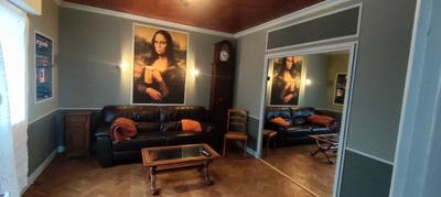 Maison - 220 m² - 8 pièces