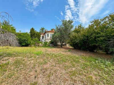 Maison - 250 m² - 7 pièces