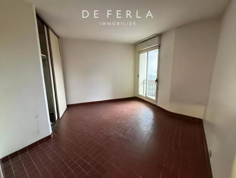 Appartement - 97 m² - 5 pièces