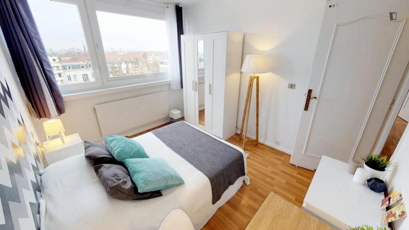 Chambre - 11 m² - 5 pièces