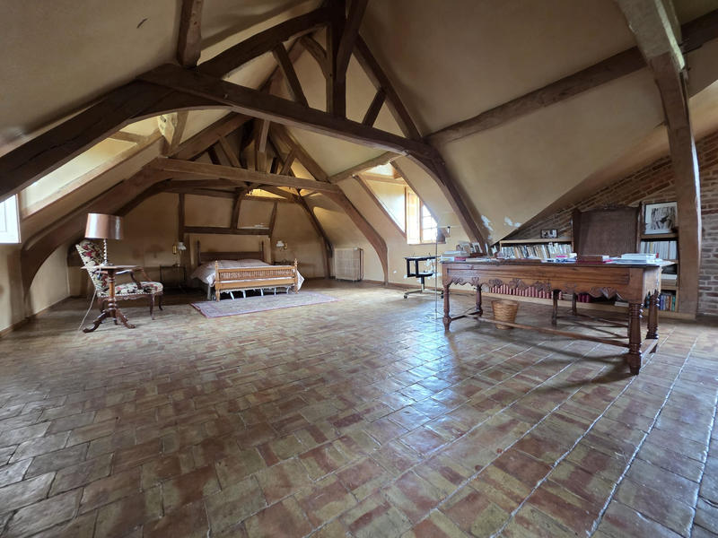 Propriété - 222 m² - 6 pièces