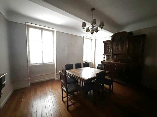 Maison de village - 270 m² - 8 pièces