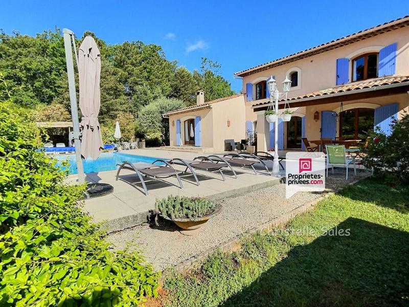 Maison - 190 m² - 8 pièces