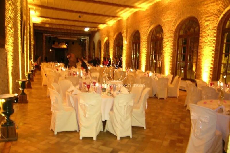 Château - 3 750 m² - 130 pièces