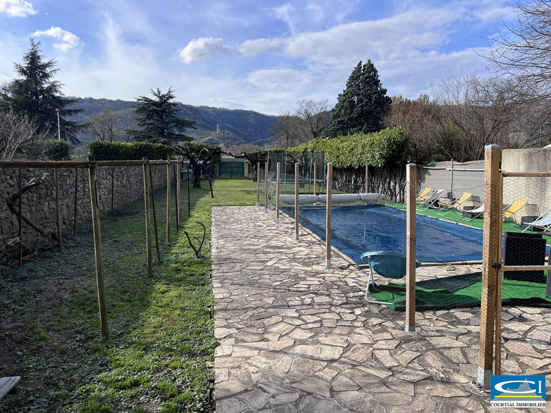 Maison - 144 m² - 4 pièces